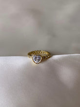 Load image into Gallery viewer, Heart Cut Princess Ring
