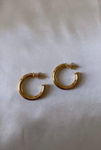 Load image into Gallery viewer, Little Gold Hoop Earrings
