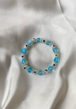 Load image into Gallery viewer, She&#39;s My Rock Infinity Bracelet
